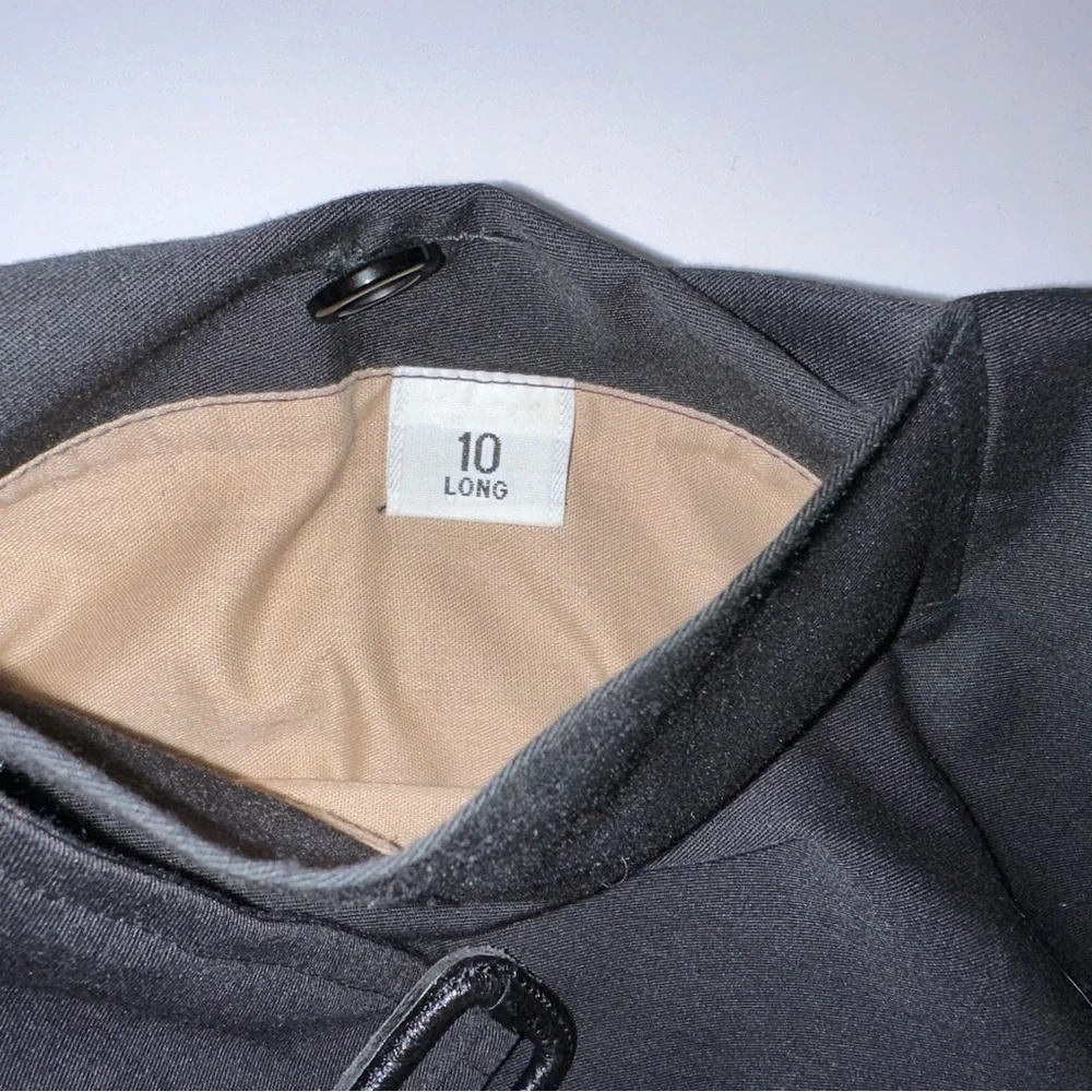 Burberry Black Trench Coat with Signature Beige Nova Check Lining - Picture 8 of 16